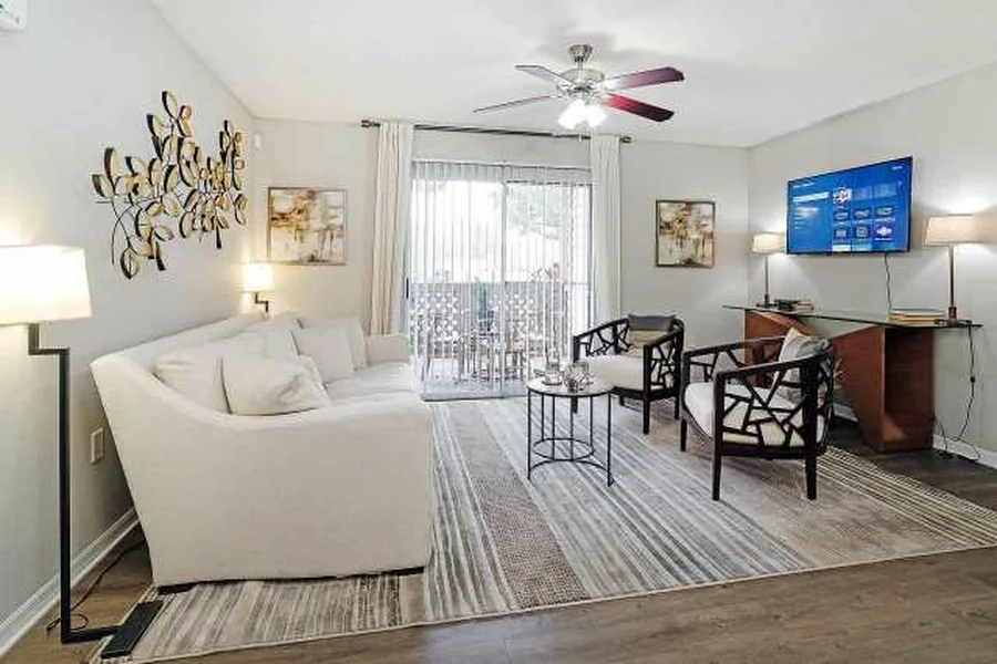 Advenir at The Oaks apartment 